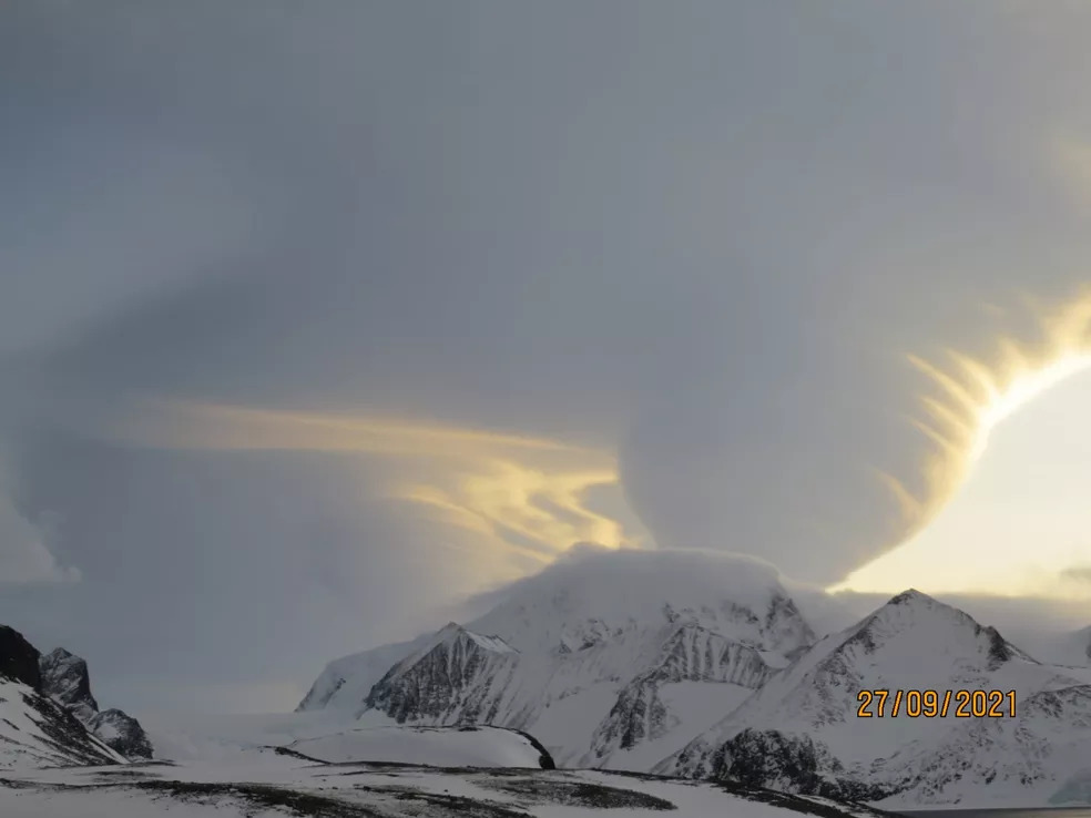 INMET explica episódio de nuvens lenticulares registradas na Antártida