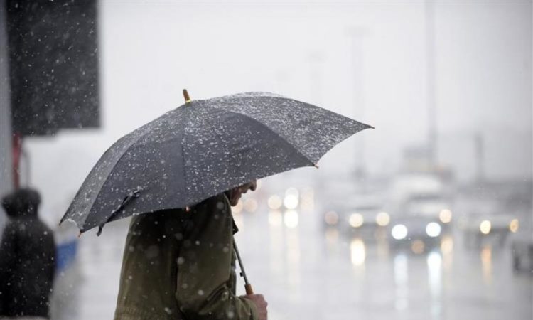 Frente fria provoca chuvas fortes no Rio Grande do Sul