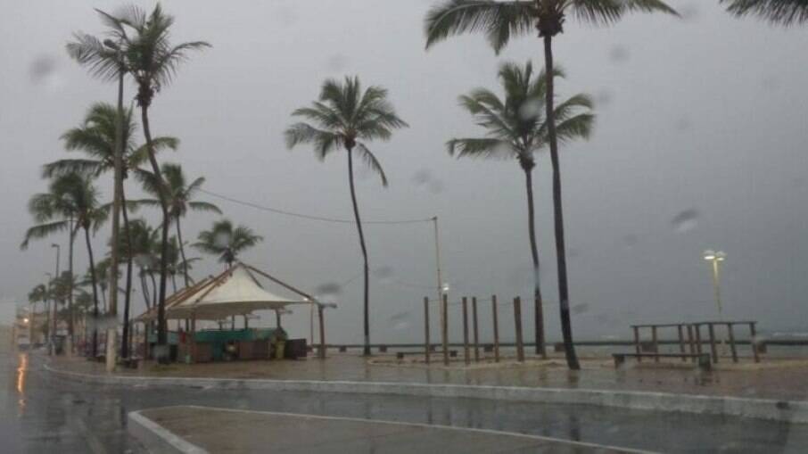 Faixa norte do país tem alerta de chuva nesta sexta-feira (28)