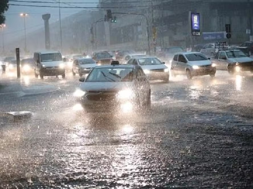 Condição de tempestade se intensifica entre o o Mato Grosso do Sul e a Região Sul