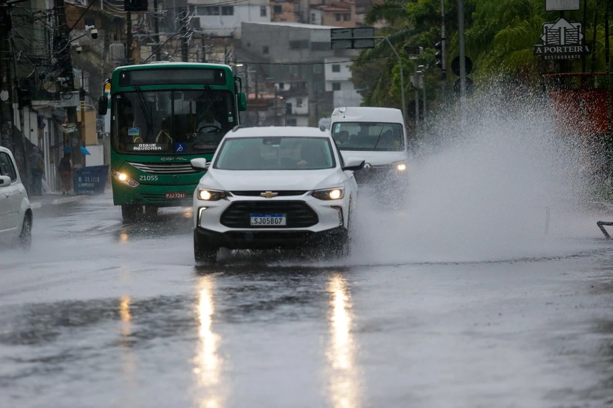 Bahia e Rio Grande do Sul entram em atenção para chuvas intensas