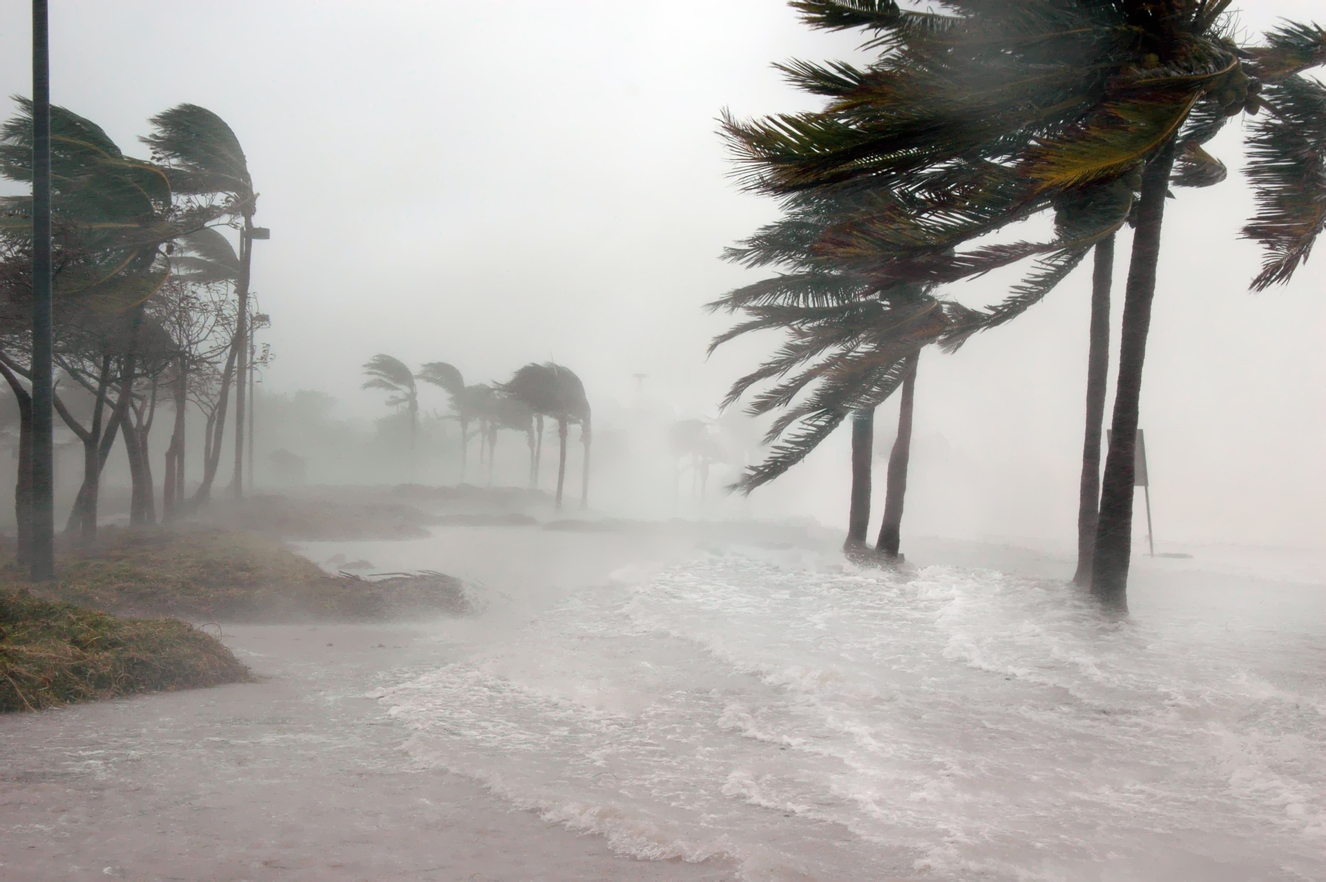 Ciclone extratropical e fortes tempestades atingem três regiões do País